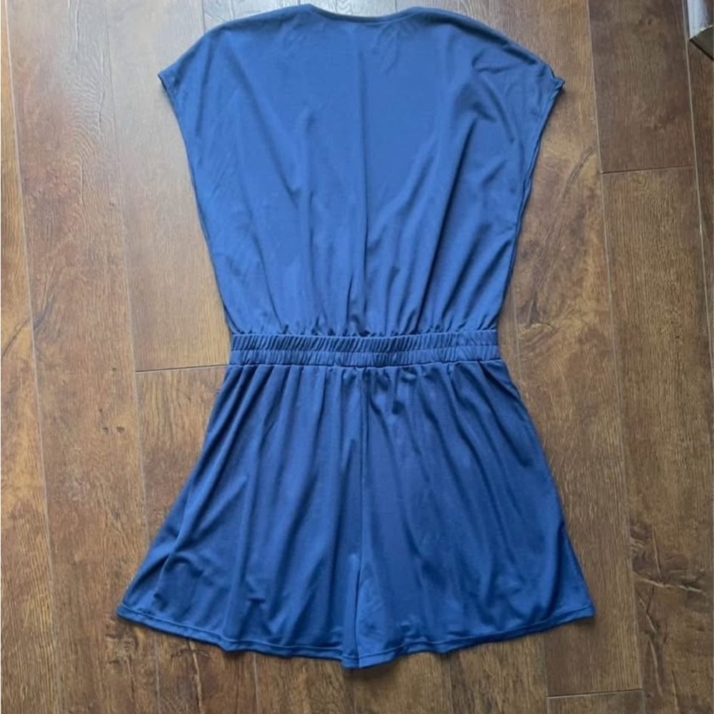 NWT Halara Surplice V Neck Romper Jumpsuit. Stretchy. Pockets. Medium. - Picture 7 of 7